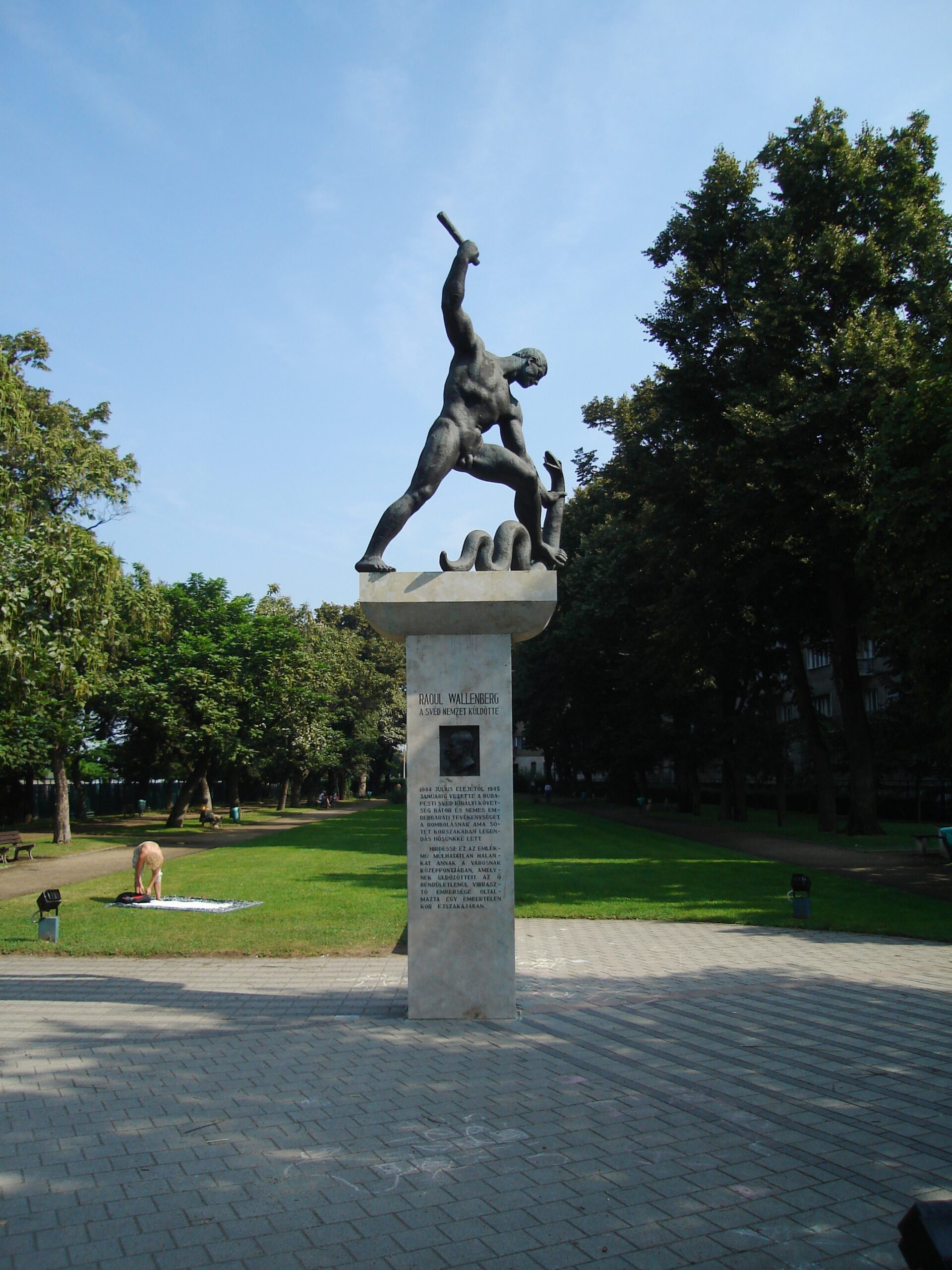 Rescuing Hungarian Jews – Raoul Wallenberg Statue