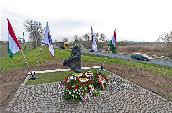 Labour service in Hungary during World War II – Abda, Radnoti-Memorial